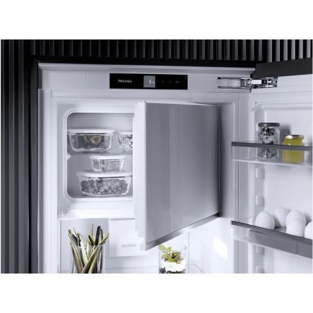 MIELE K 7444 D Kühlschrank (D, 1395 mm hoch, k.A.)