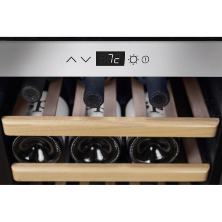 CASO 650 WineComfort 38 Weinklimaschrank (EEK G, Silber)