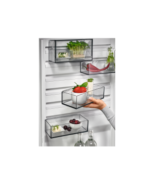 AEG RCB 736 D 5 MB Kühlgefrierkombination (D, 200 kWh, 201 cm hoch, Black Stainless Steel, Seiten dunklegrau)