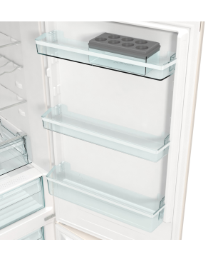 GORENJE ONRK619EC Kühl-Gefrierkombination (E, 194 cm hoch, Helles Beige)