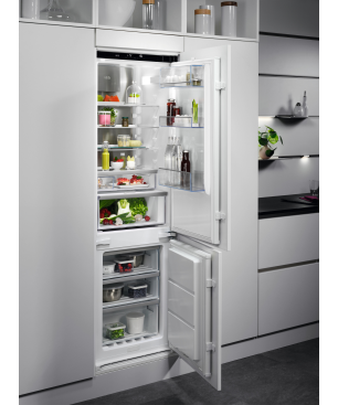 AEG SCE818E8MS Serie 8000 mit 360° Cooling-Technologie Kühlgefrierkombination (E, 217 kWh, 1772 mm hoch, Weiß)