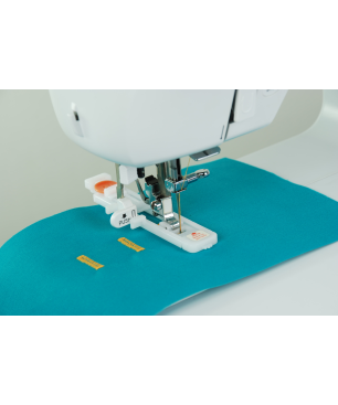 CARINA PROFESSIONAL Nähmaschine (70 Watt, 11 vollautomatische Knopflöcher)